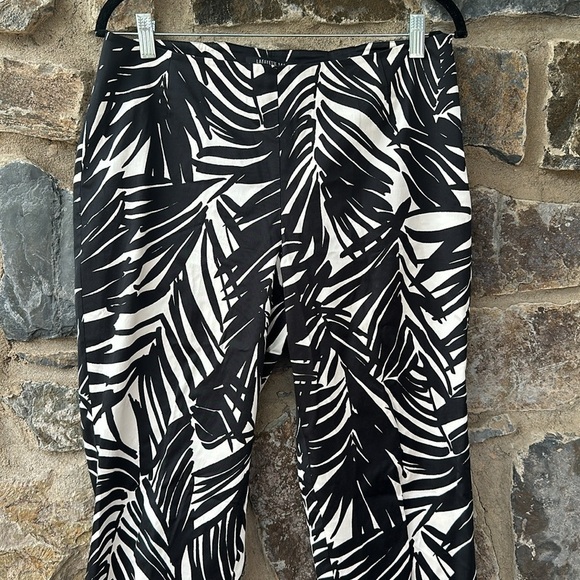 Lafayette 148 Stanton Palm Leaf Black and White Ankle Pants Size 10 - Picture 3 of 7